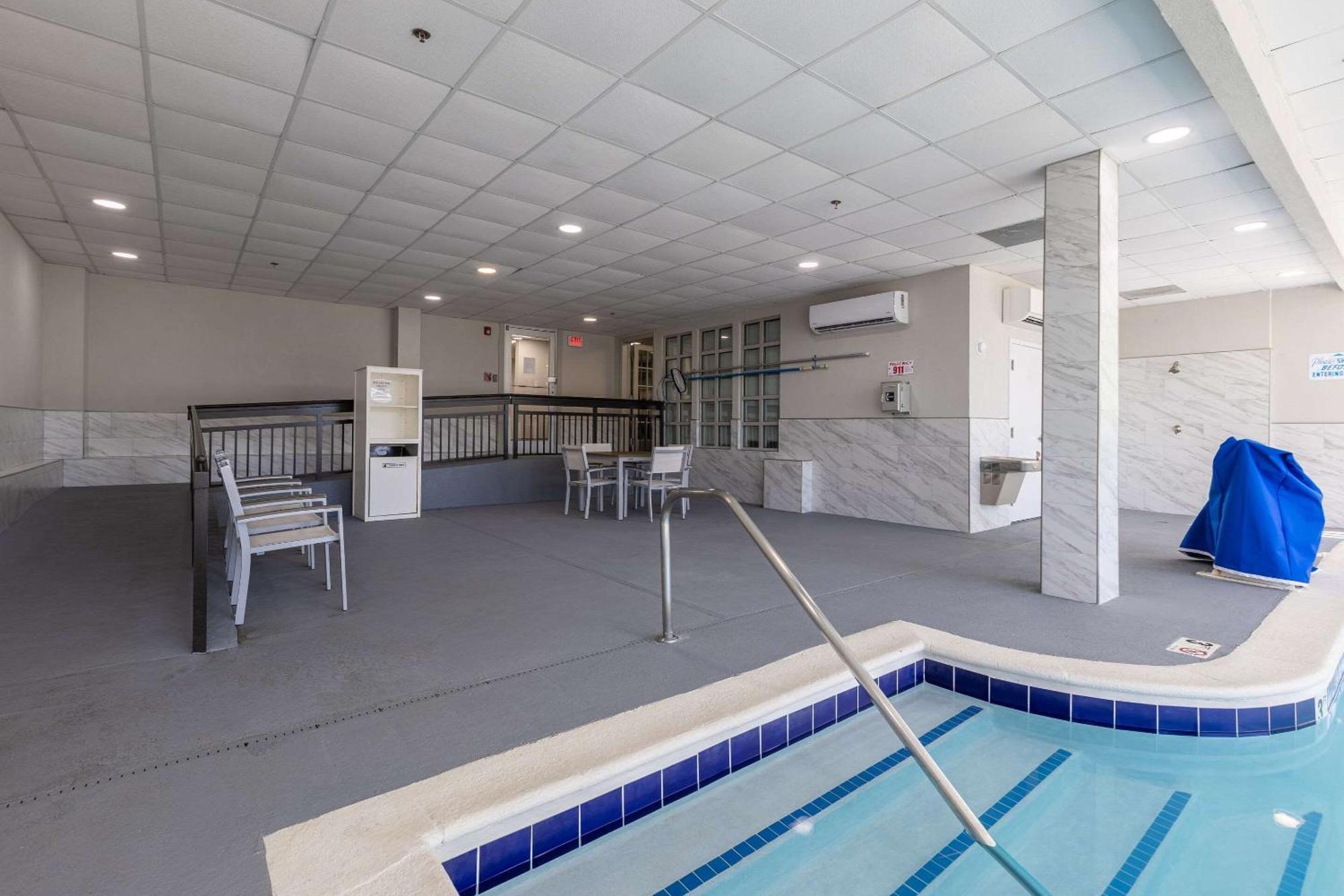 Country Inn & Suites By Radisson, Lake Norman Huntersville, Nc Exterior photo