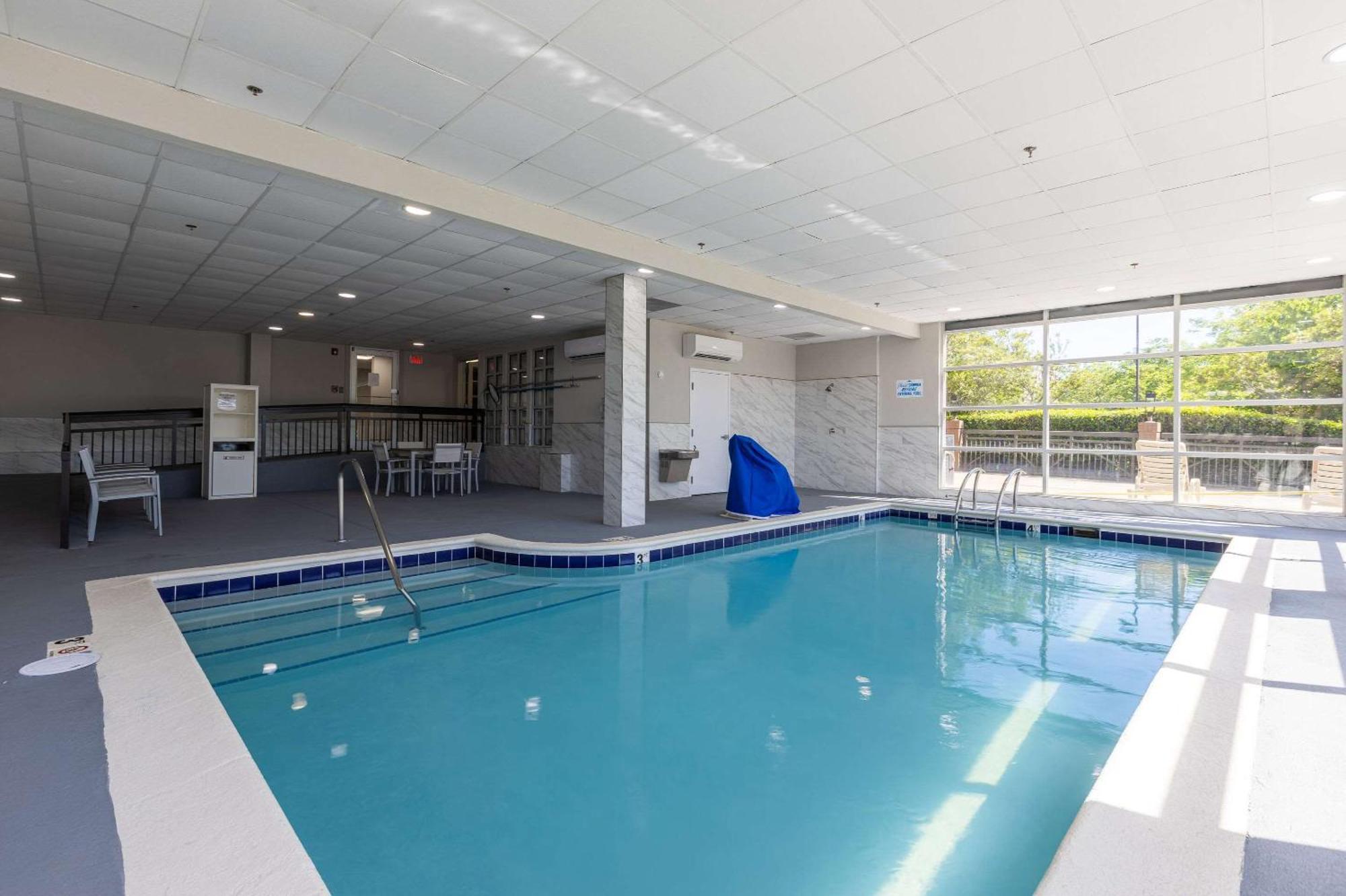 Country Inn & Suites By Radisson, Lake Norman Huntersville, Nc Exterior photo